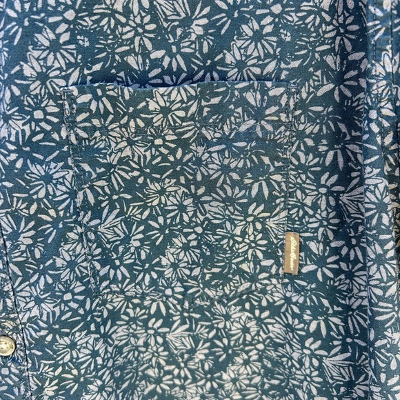 Eddie Bauer Men’s 2XL Classic Fit Button Down Shirt Floral Blue Vacation Modern - Picture 4 of 6